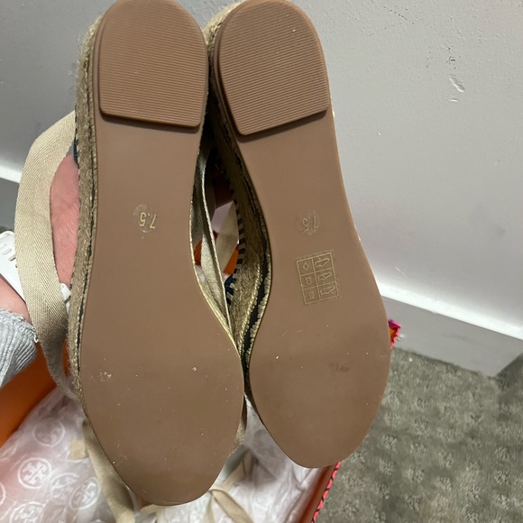 Tory Burch Blue Wedges in BRAND NEW condition!!! - Picture 2 of 5
